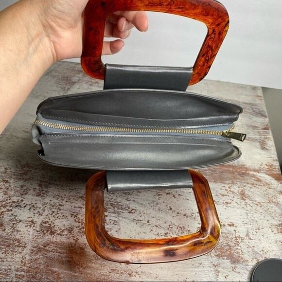 Vintage 1950s 59s 1960s 69s grey leather Brown Lucite handle purse - Picture 2 of 10